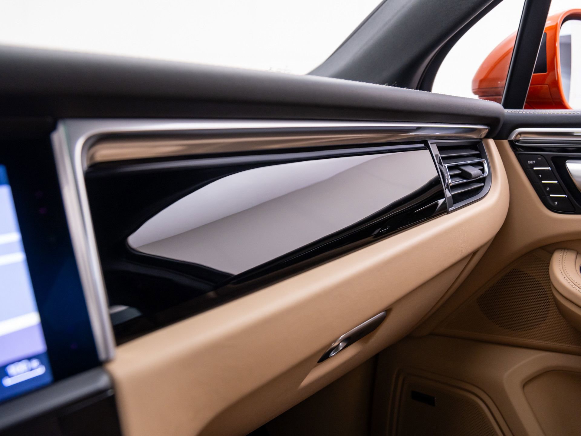 Certified 2022 Porsche Macan GTS image 22