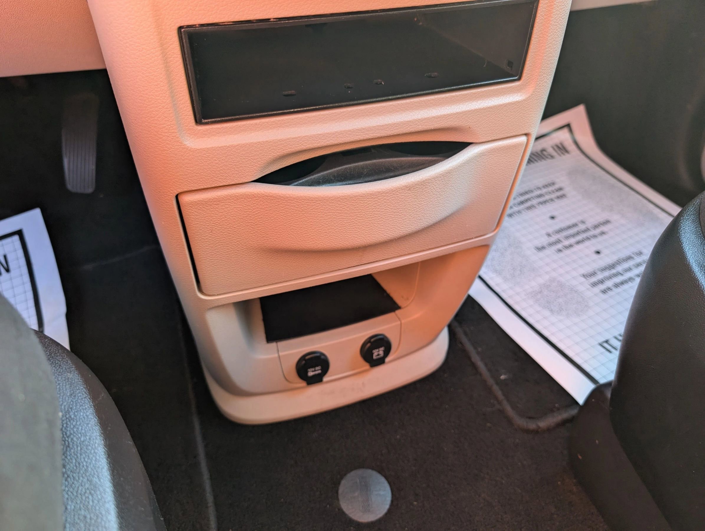 Used 2017 Dodge Grand Caravan SE image 22