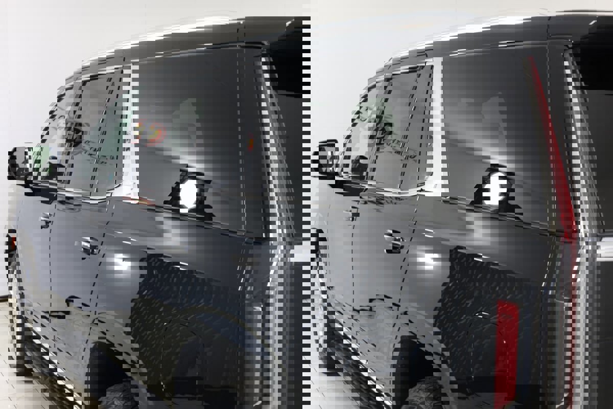 Used 2022 Cadillac Escalade Premium Luxury image 49