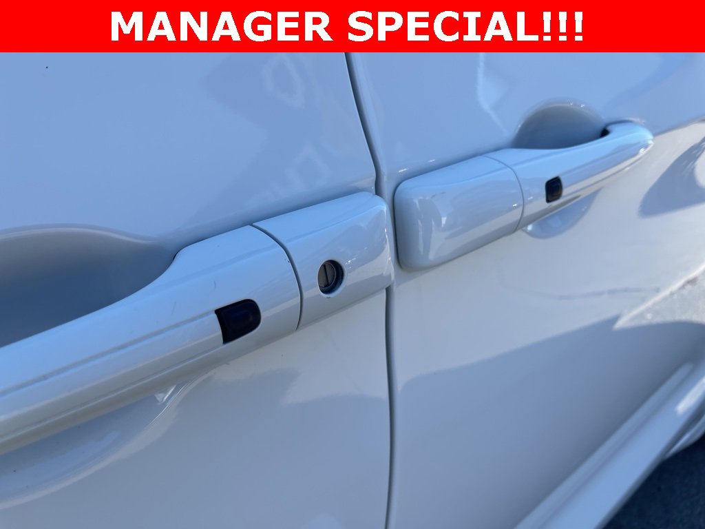 Used 2025 Chrysler Pacifica Limited image 11