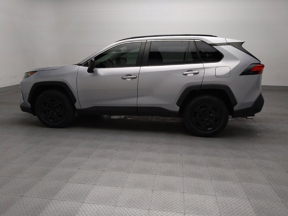 Used 2019 Toyota RAV4 LE FWD image 3