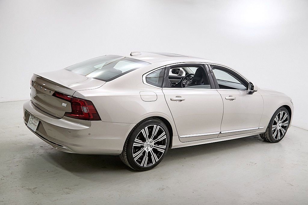 Certified 2024 Volvo S90 T8 Ultimate image 9