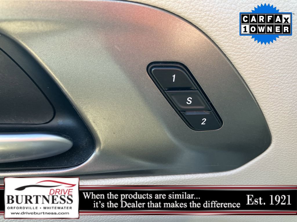 Used 2024 Chrysler Pacifica Touring-L FWD image 29