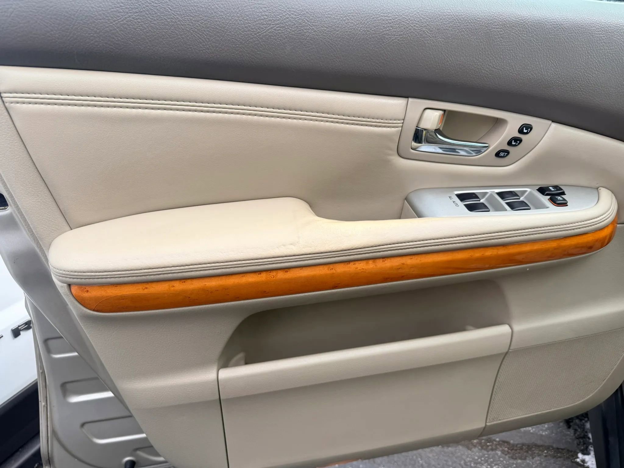 Used 2004 Lexus RX 330 AWD image 13