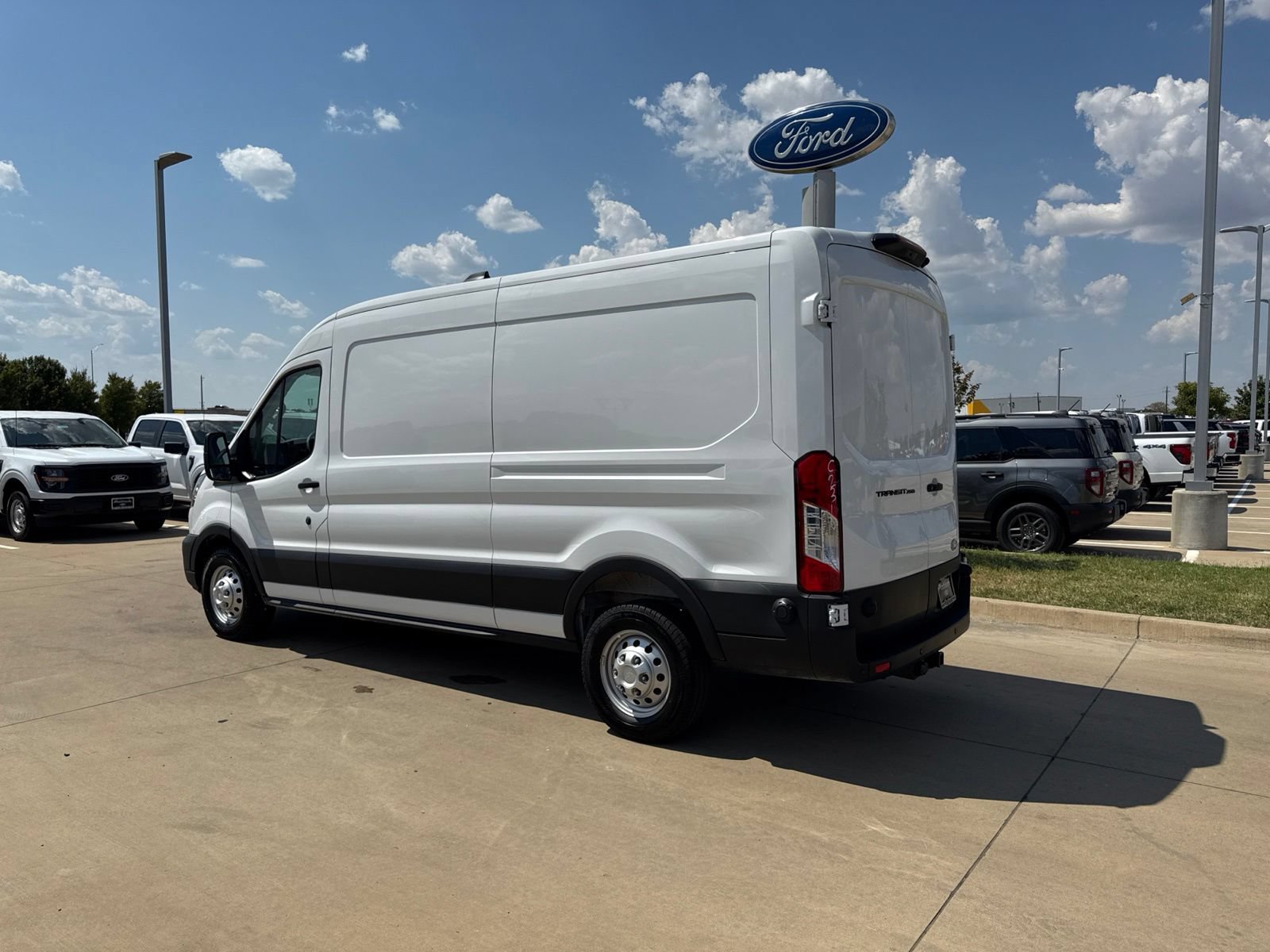 New 2026 Ford Transit 250 148 Medium Roof w/ Load Area Protection Package RWD video 3