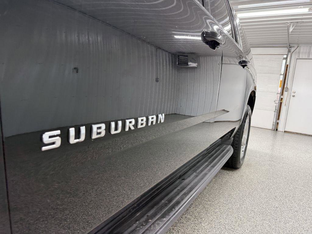Used 2015 Chevrolet Suburban LT image 7