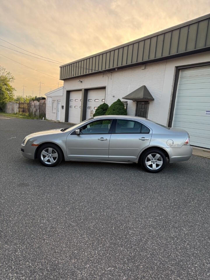 Used 2007 Ford Fusion SE FWD image 4
