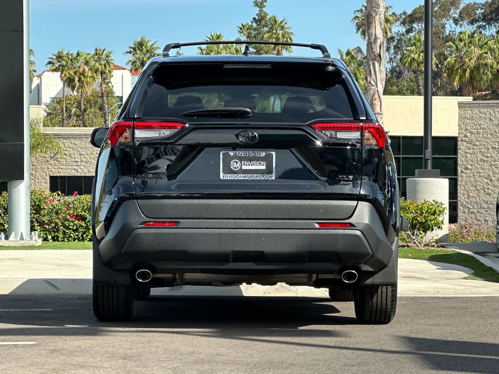 Used 2025 Toyota RAV4 XLE w/ Convenience Package AWD/4WD image 4