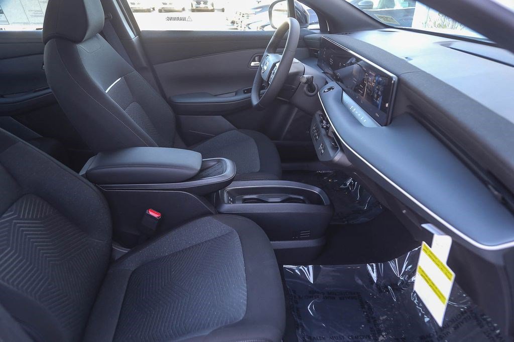 New 2026 Nissan Leaf w/ Illuminated Package FWD image 17