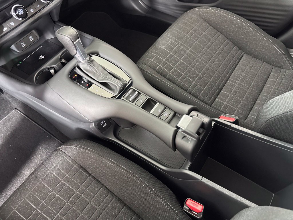 Used 2027 Honda HR-V LX image 31