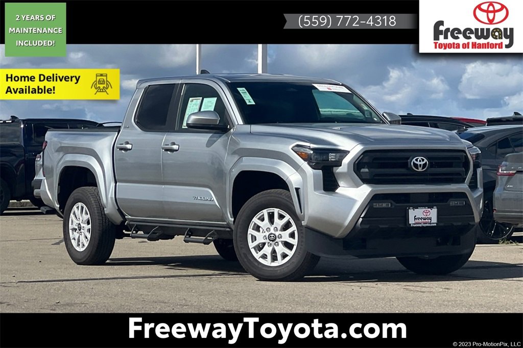 Used 2025 Toyota Tacoma SR5 image 1