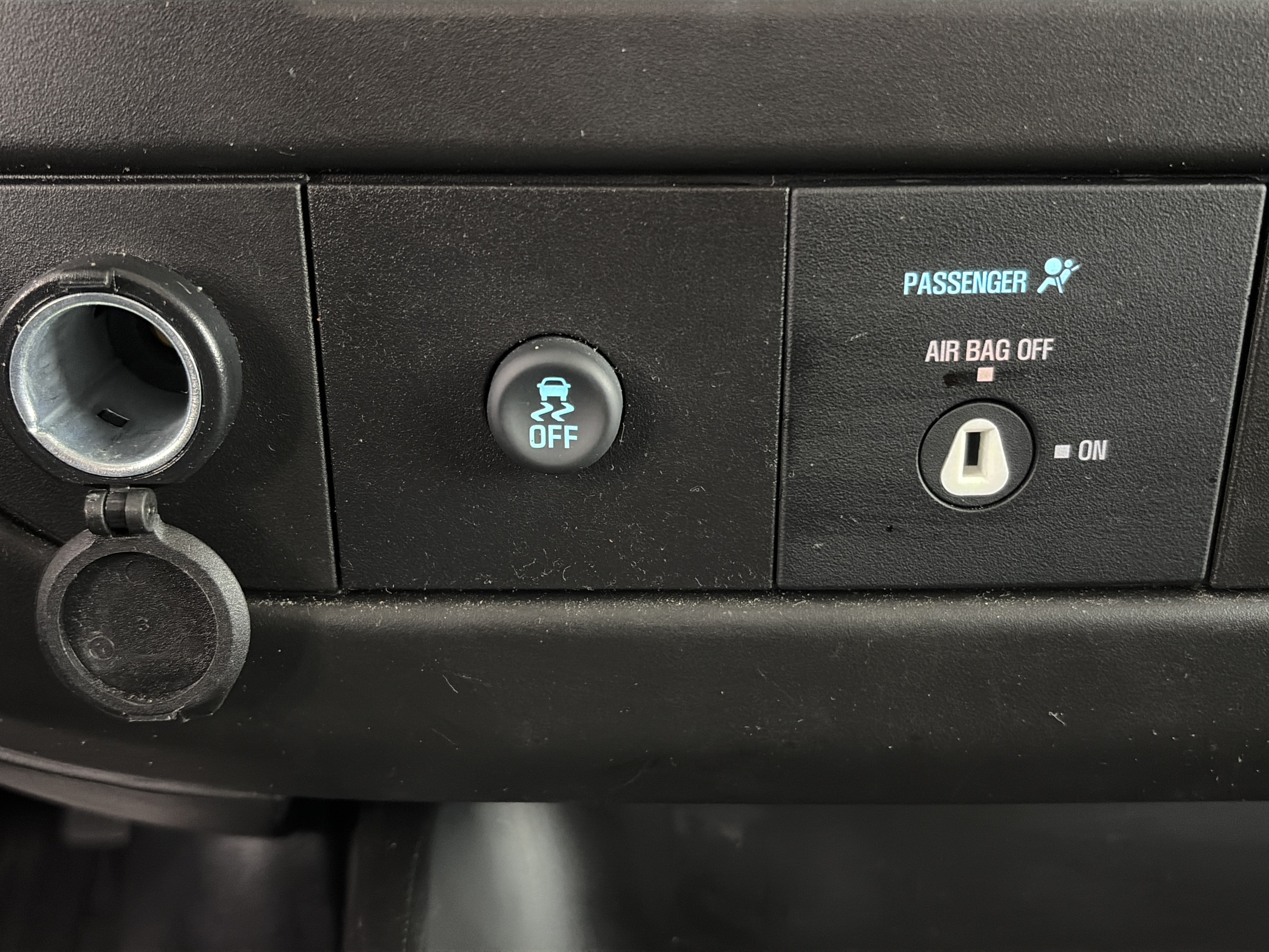 Used 2021 Chevrolet Express 2500 w/ Driver Convenience Package RWD image 24