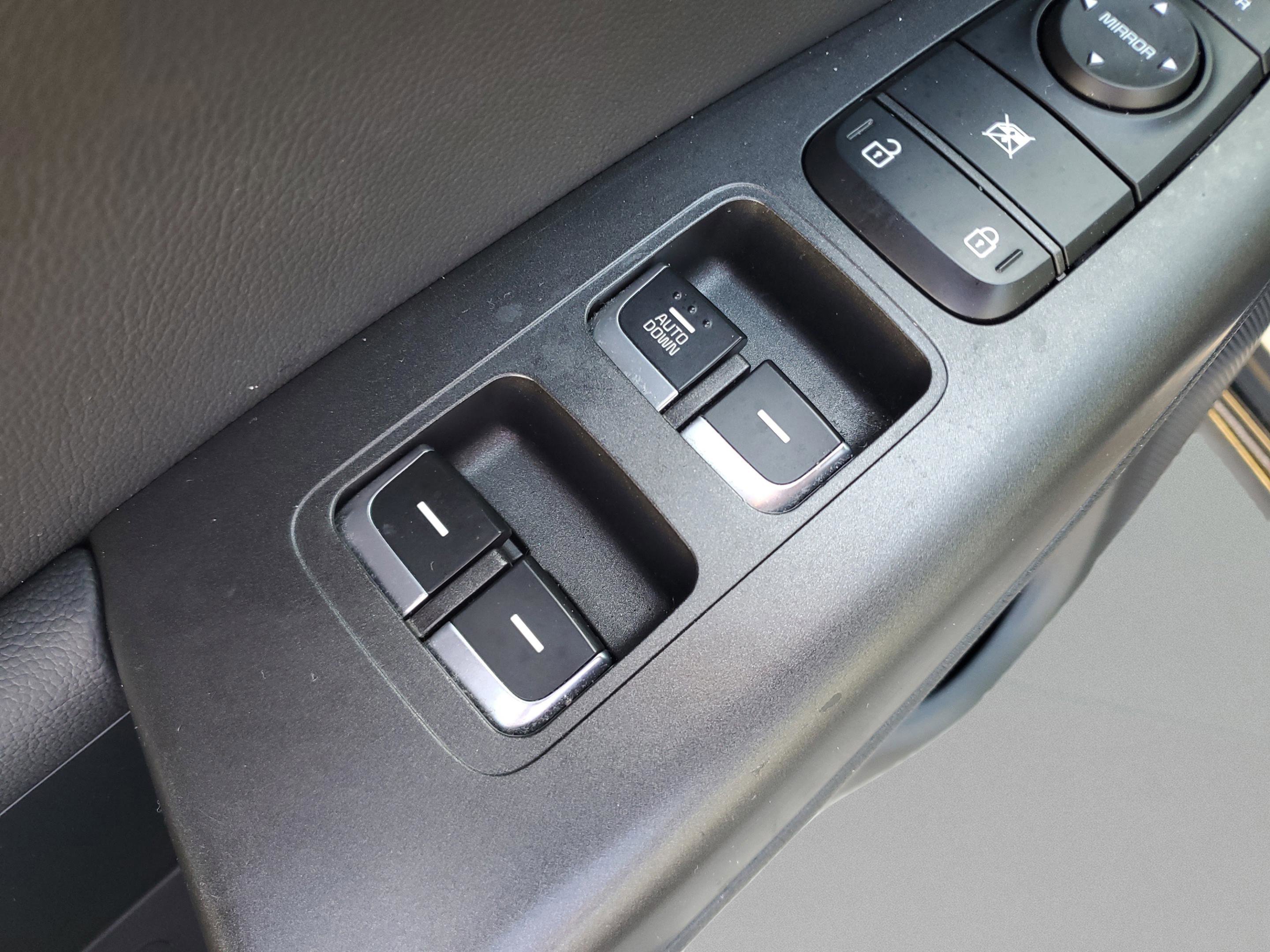 Certified 2020 Kia Sportage S image 19