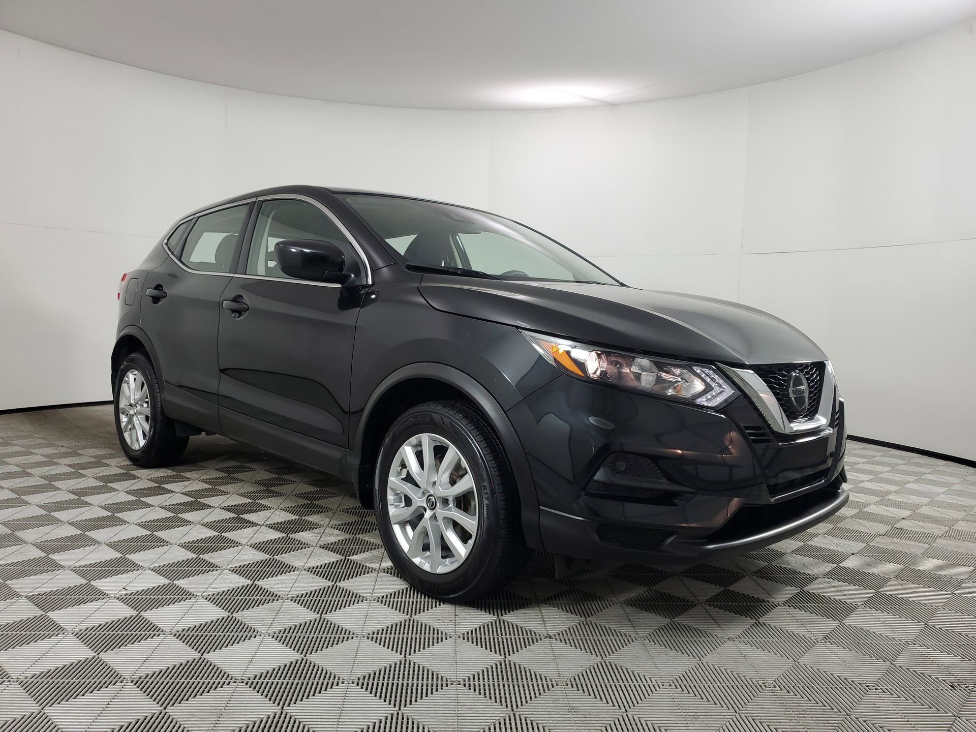 Used 2020 Nissan Rogue Sport S w/ Appearance Package
