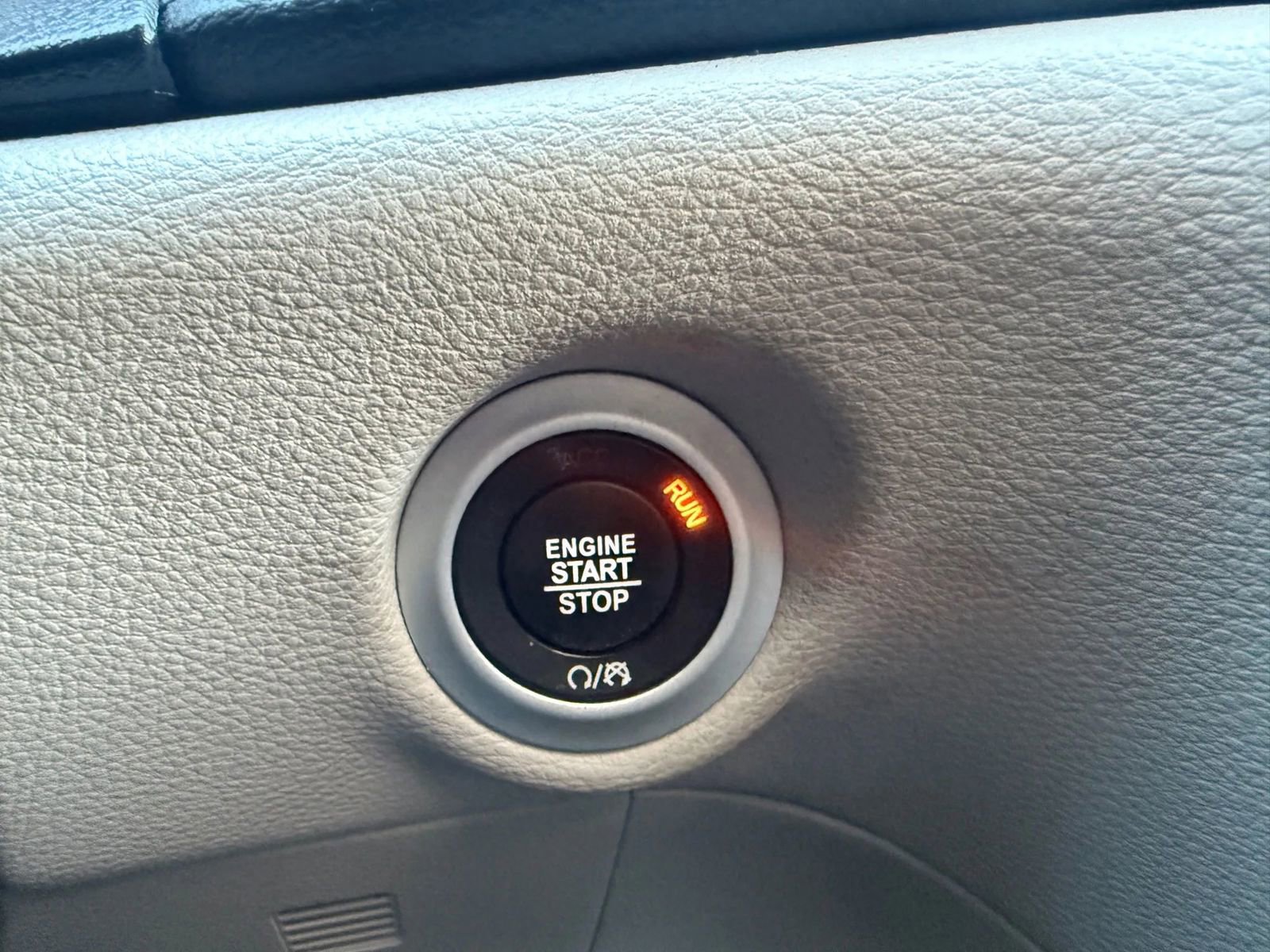 Used 2023 Chrysler Pacifica Limited image 19