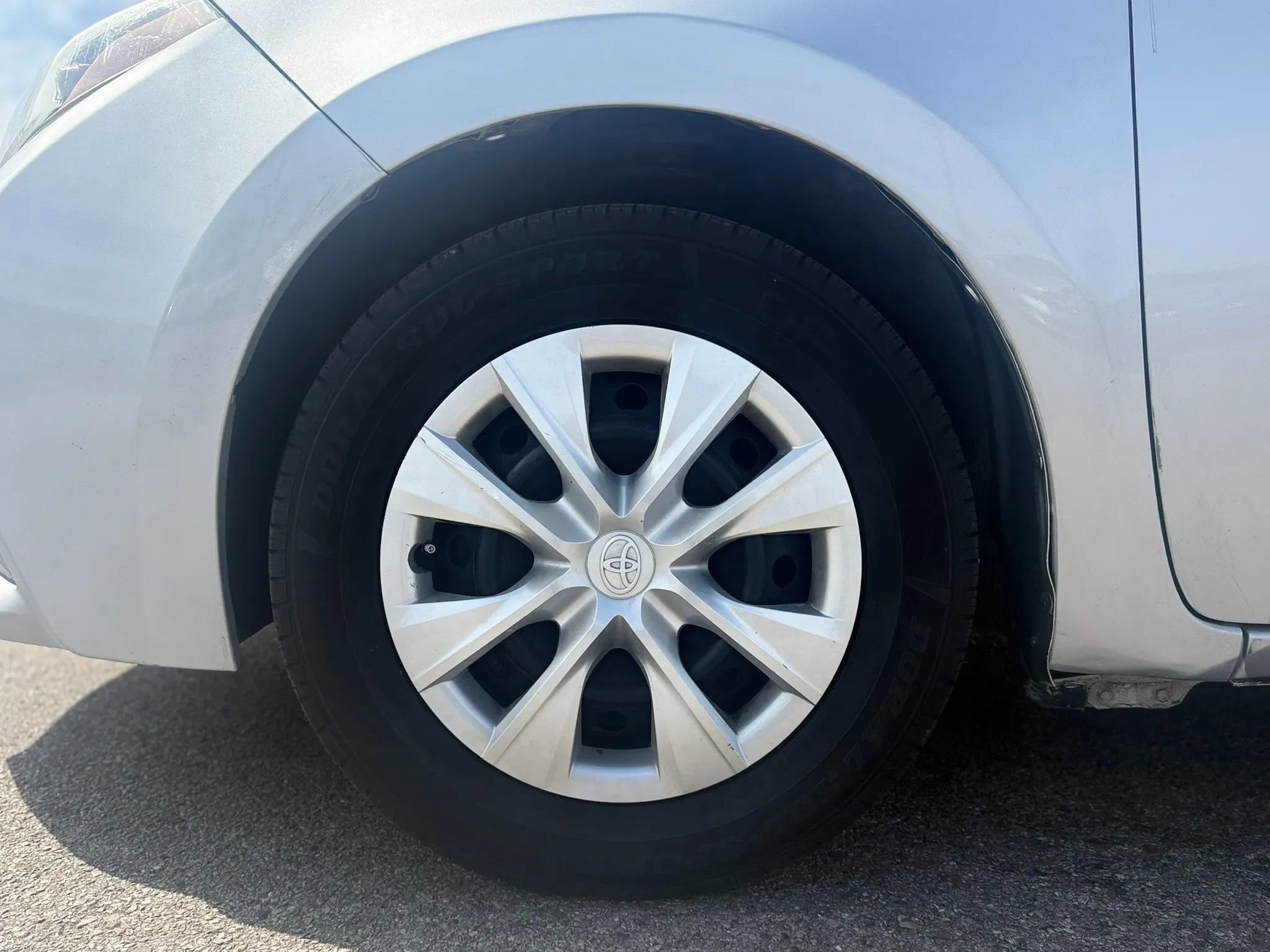 Used 2015 Toyota Corolla L image 22