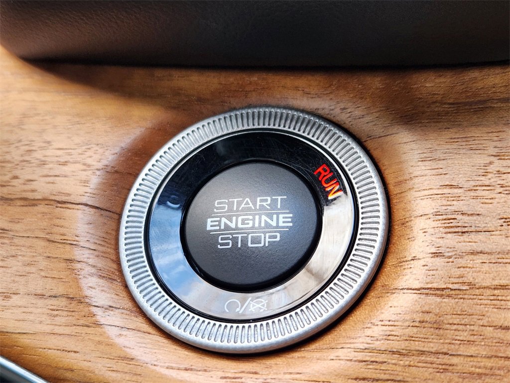 Used 2022 Jeep Grand Cherokee Summit image 17