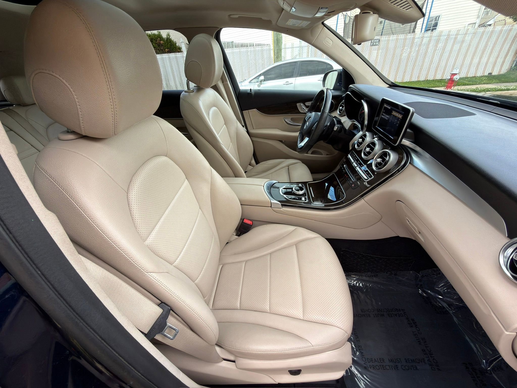 Used 2019 Mercedes-Benz GLC 300 4MATIC image 30