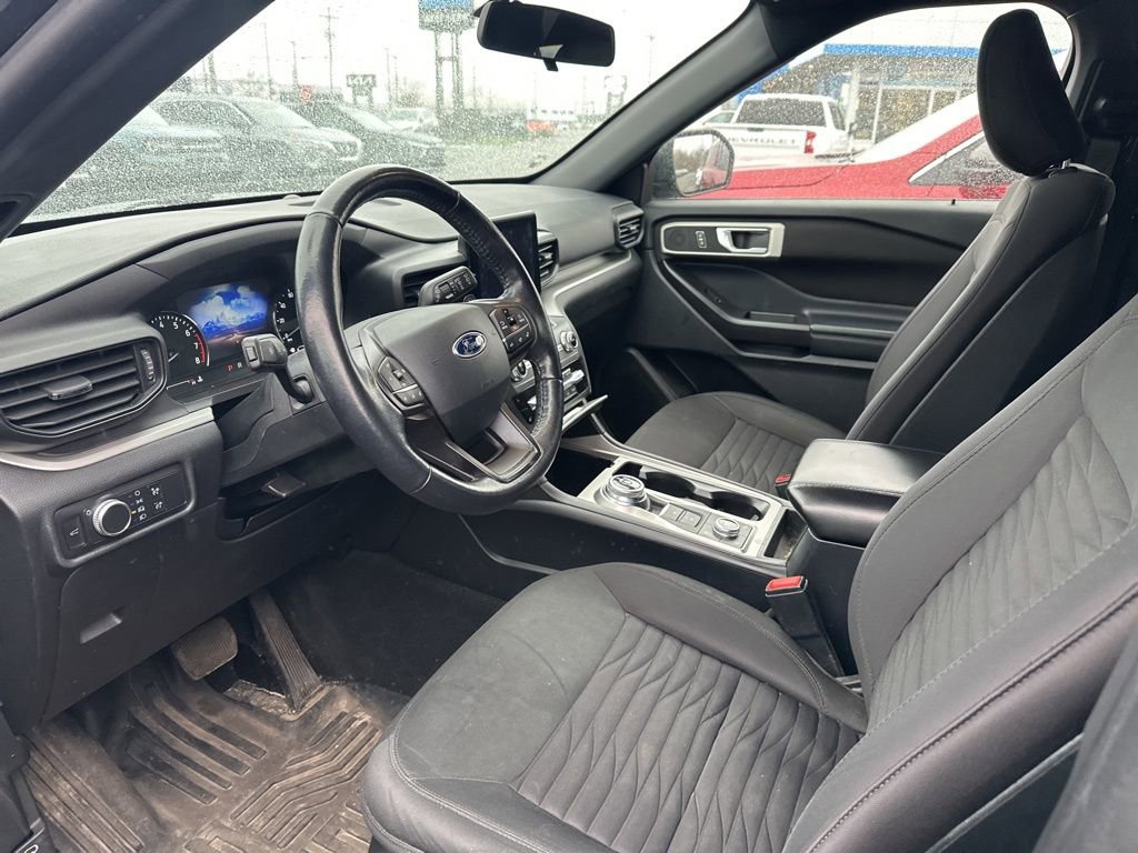 Used 2020 Ford Explorer XLT w/ Comfort Package AWD/4WD image 6