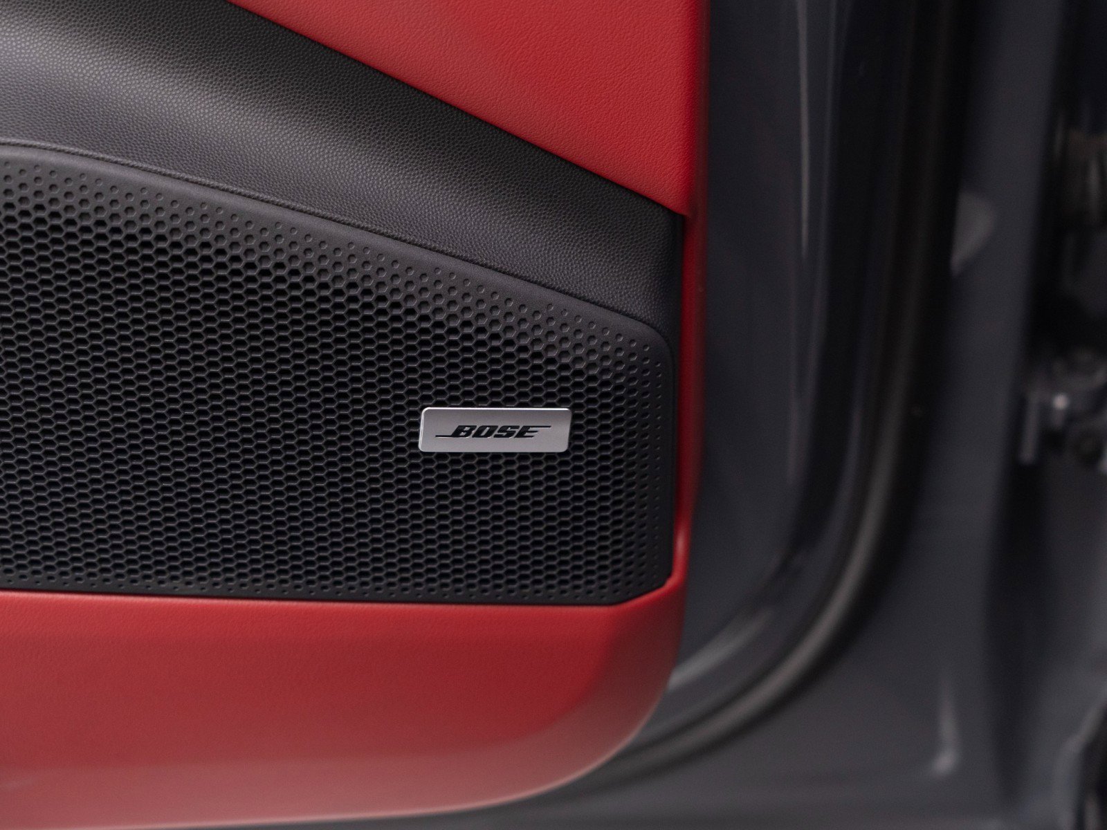 Certified 2025 Porsche Macan Electric image 23