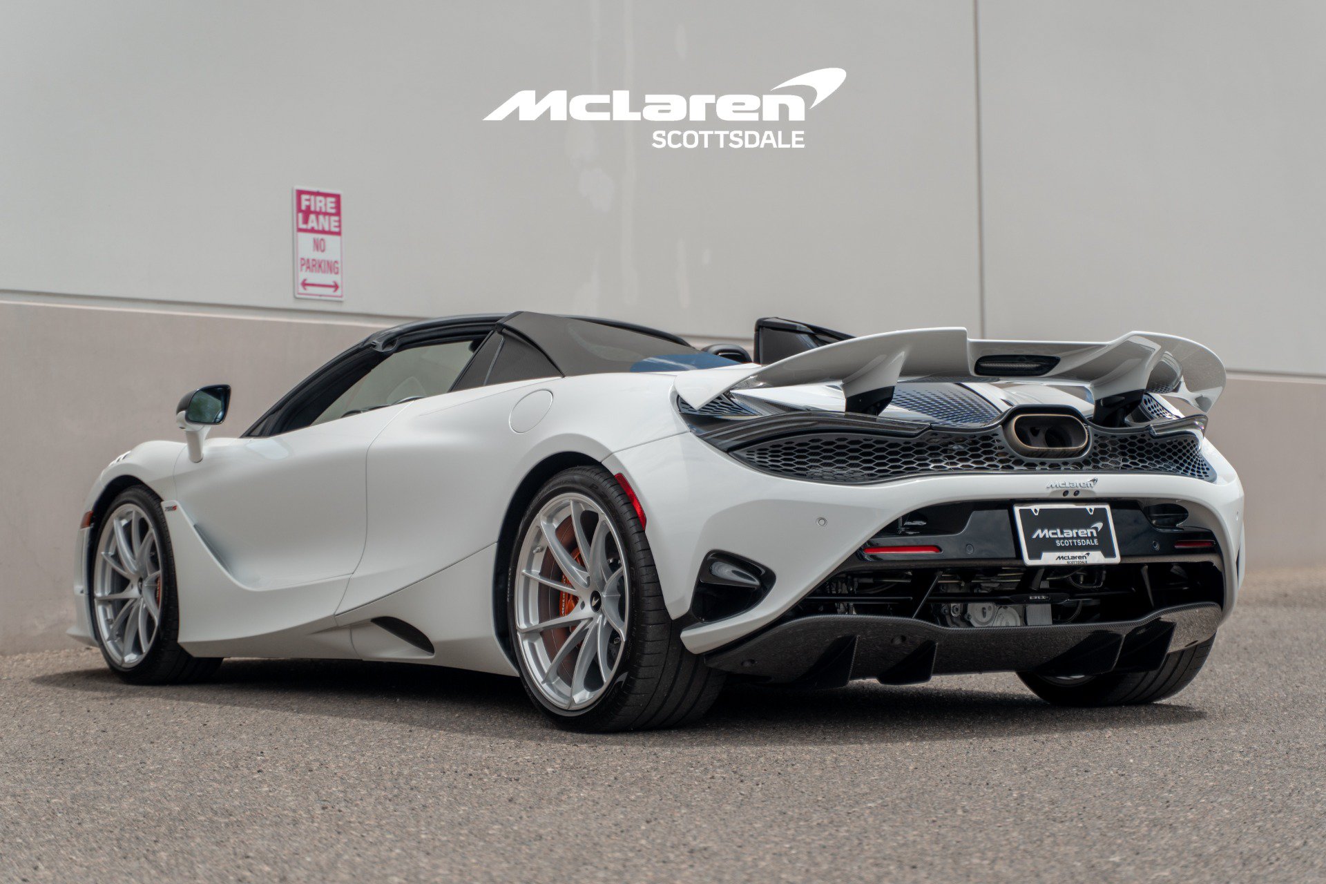 Used 2024 McLaren 750S Spider RWD image 5