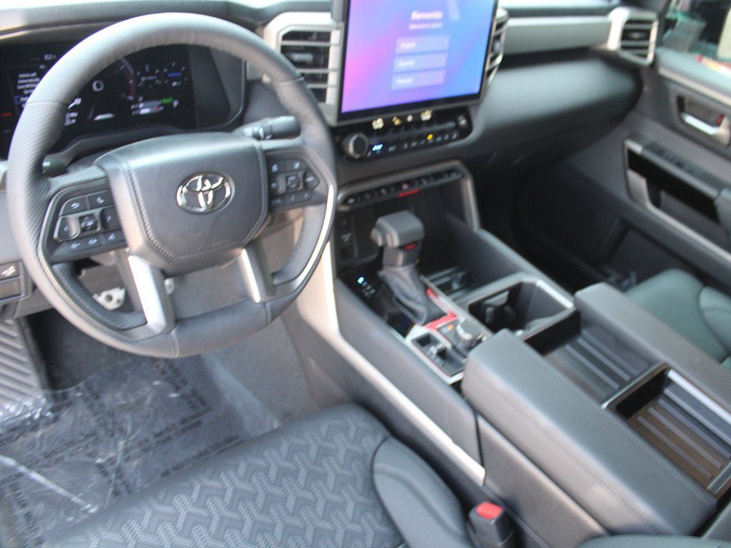 Used 2025 Toyota Tundra Limited AWD/4WD image 12