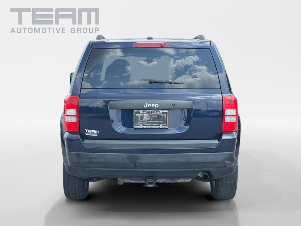 Used 2016 Jeep Patriot Sport w/ Tire & Wheel Group FWD image 6