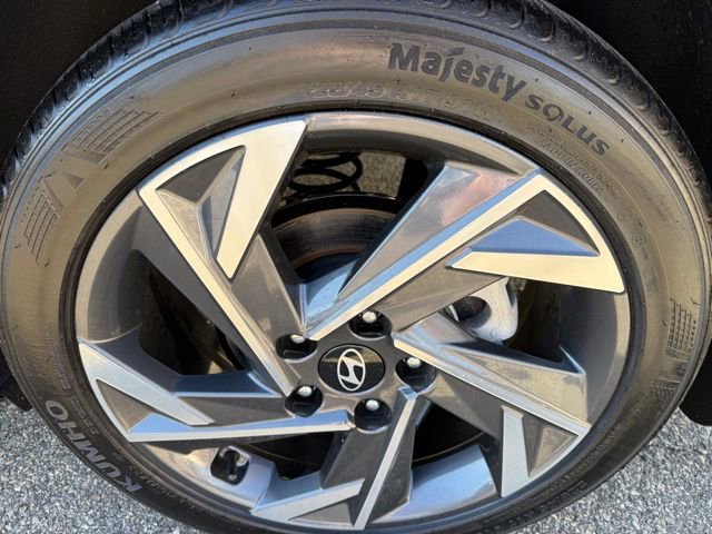 Certified 2025 Hyundai Elantra Sport image 8