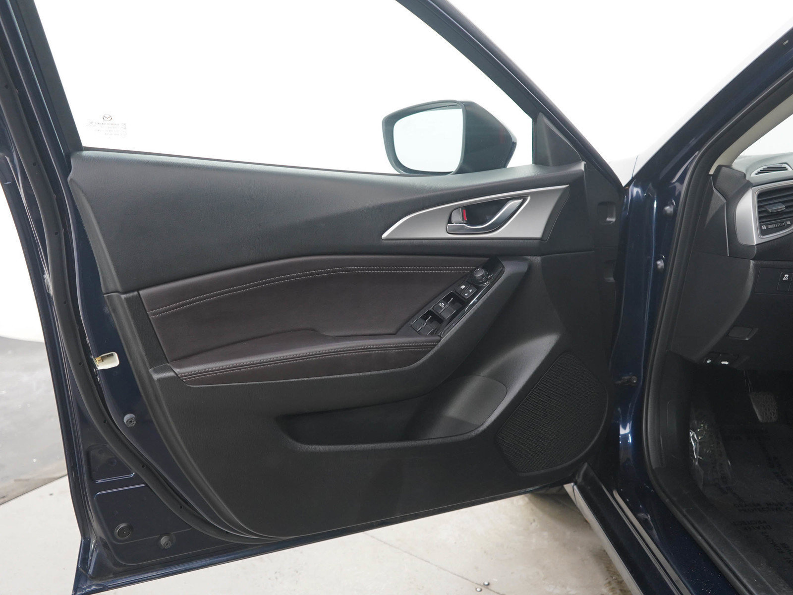 Used 2017 MAZDA MAZDA3 Touring FWD image 19