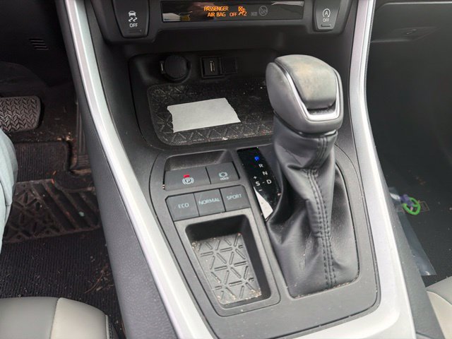 Used 2022 Toyota RAV4 XLE Premium FWD image 8