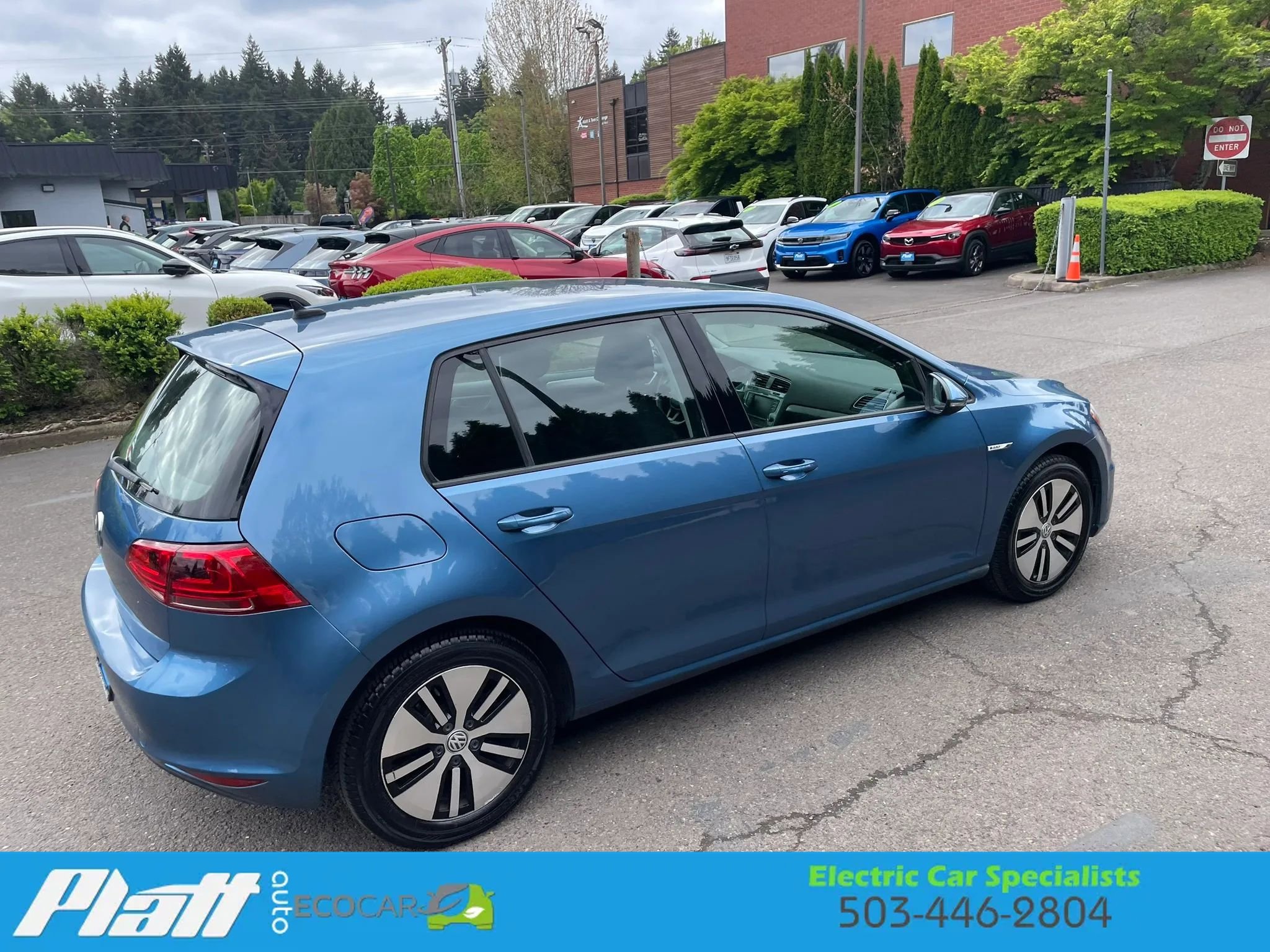 Used 2016 Volkswagen e-Golf SE w/ DC Fast Charging Package FWD image 10