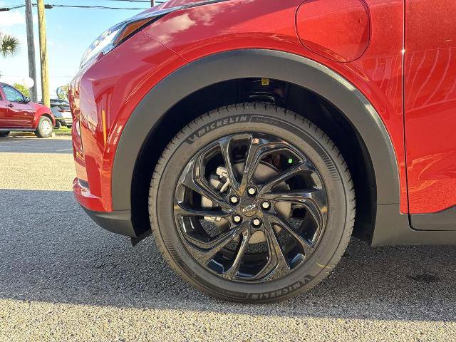 New 2027 Chevrolet Bolt RS w/ Technology Package FWD image 4