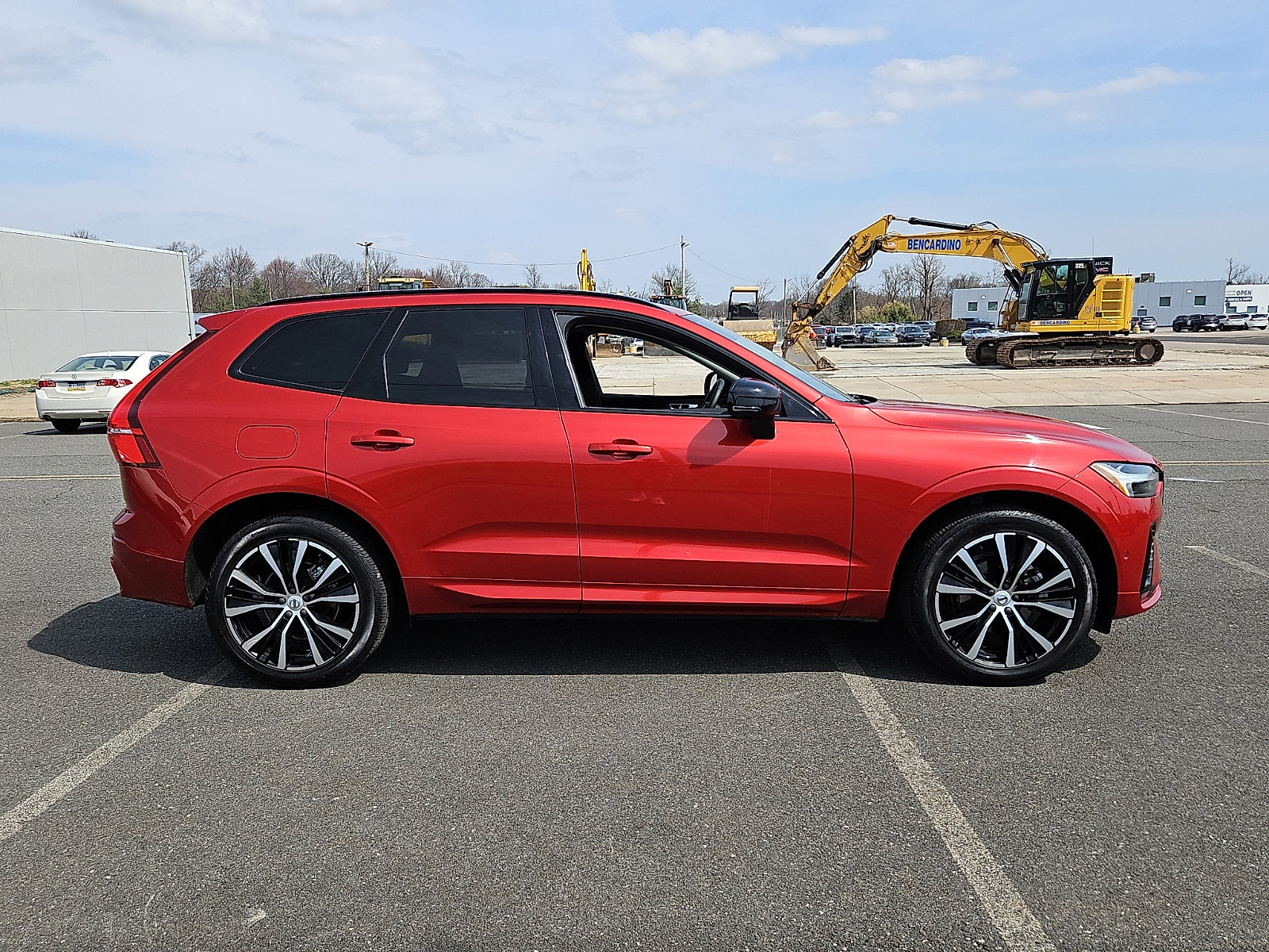 Certified 2023 Volvo XC60 B5 Plus w/ Protection Package Premier image 7
