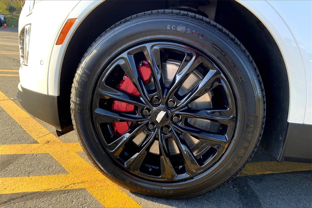 Certified 2023 Cadillac XT5 Sportv w/ Technology Package image 12