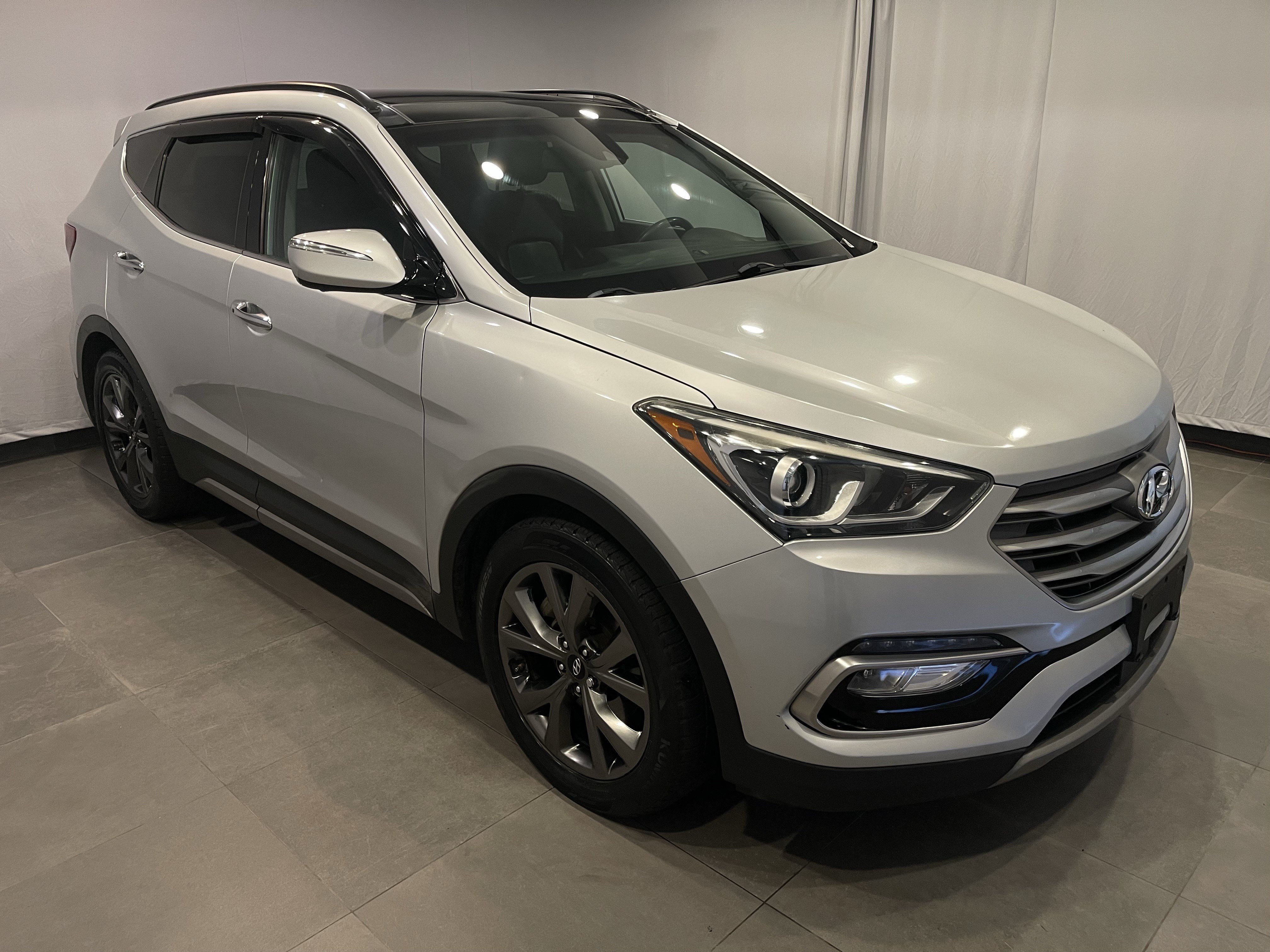 Used 2017 Hyundai Santa Fe Sport w/ 2.0T Ultimate Tech Package 05 AWD/4WD image 3