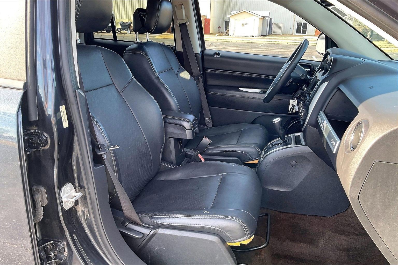 Used 2015 Jeep Compass High Altitude image 8