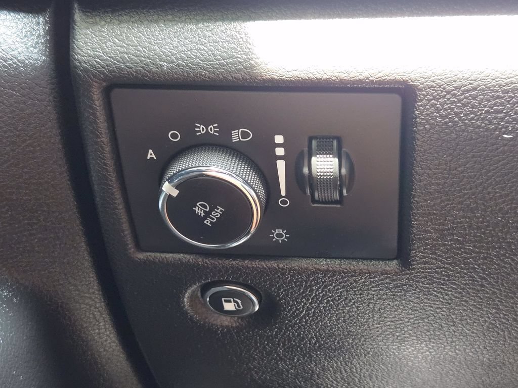 Used 2021 Jeep Grand Cherokee Laredo X RWD image 22