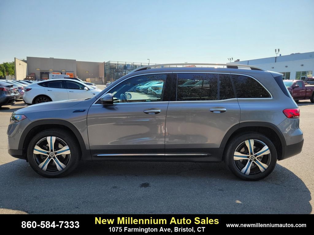 Used 2022 Mercedes-Benz EQB 350 4MATIC image 2