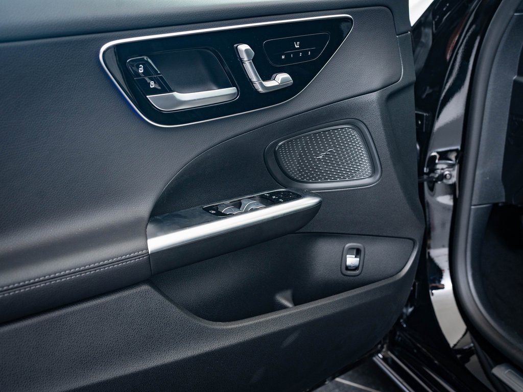 Certified 2025 Mercedes-Benz C 300 4MATIC Sedan image 17