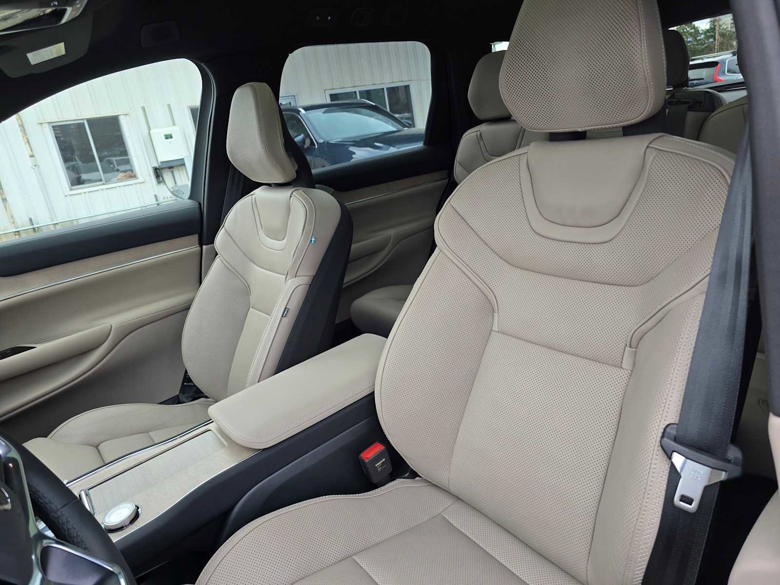 New 2026 Volvo EX90 Ultra image 23