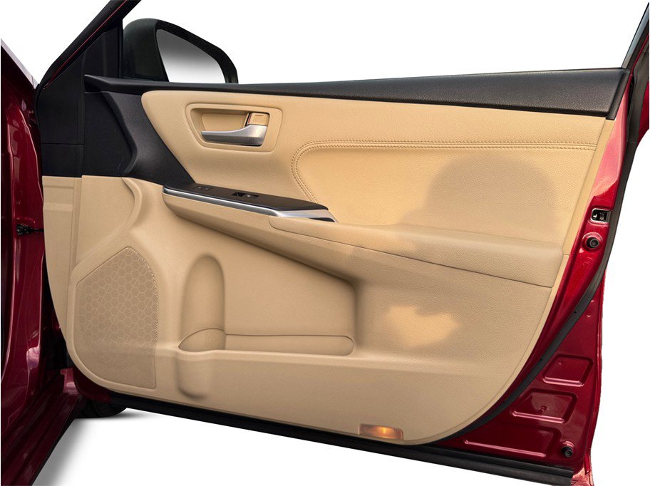 Used 2015 Toyota Camry XLE w/ Advanced Technology Package image 18