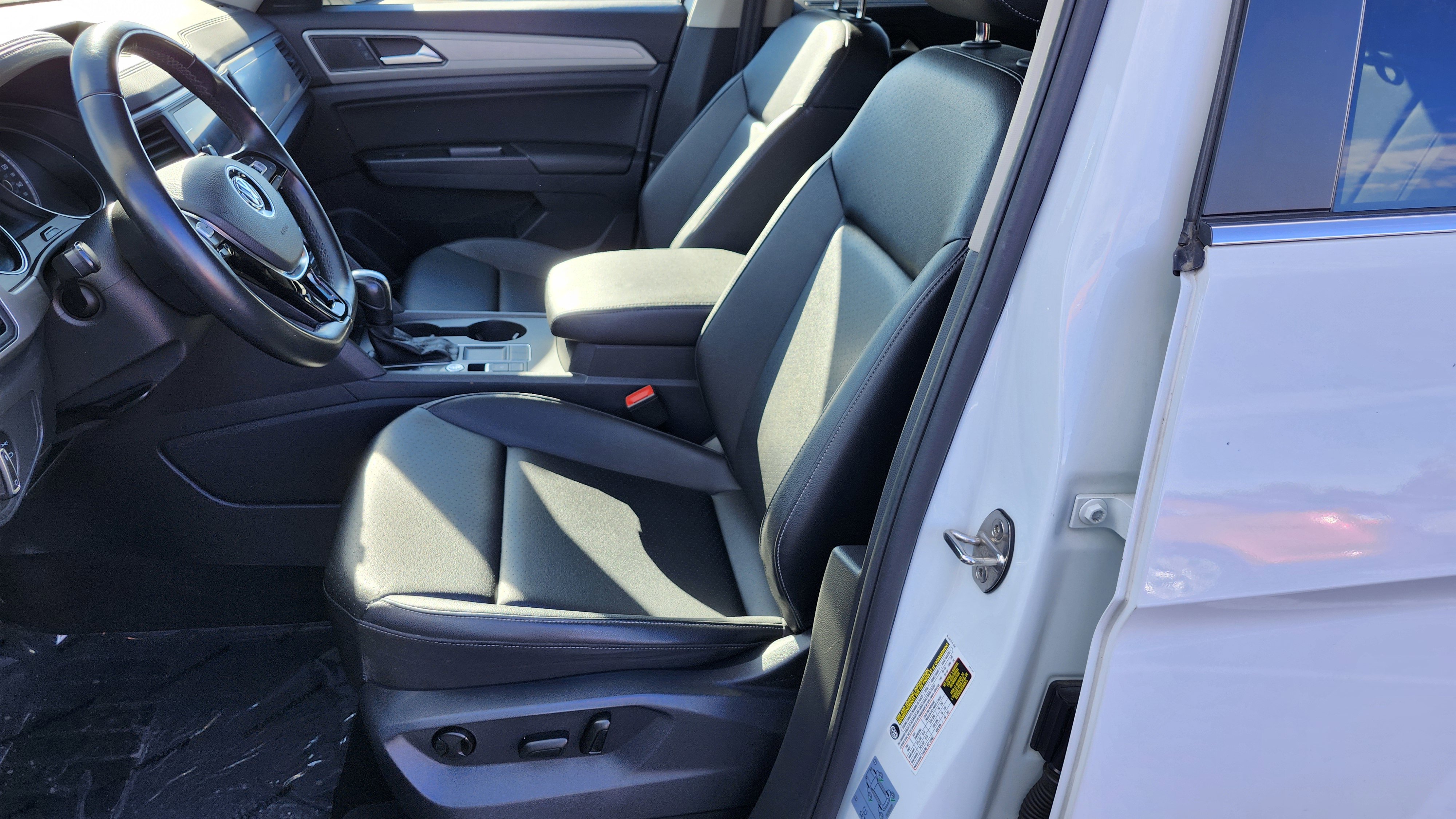 Used 2020 Volkswagen Atlas SE image 15