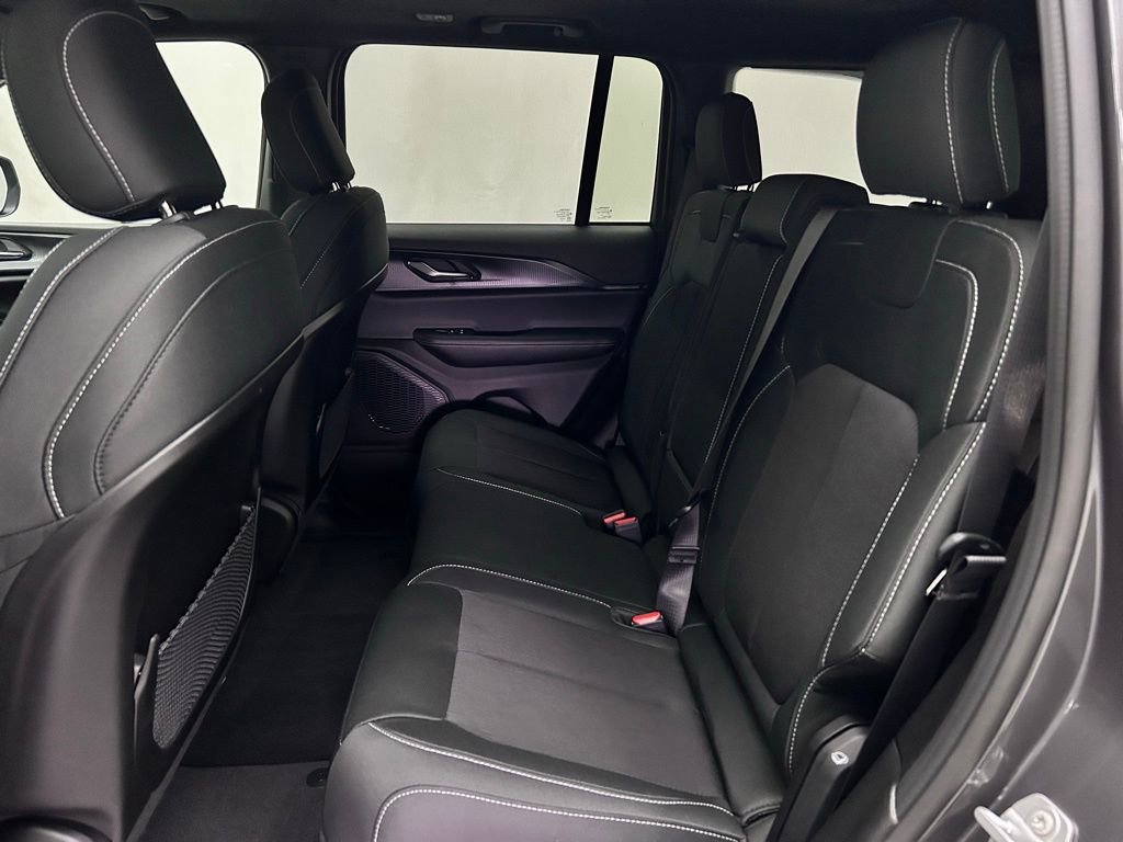 New 2025 Jeep Grand Cherokee Laredo X w/ Trailer Tow Package image 19