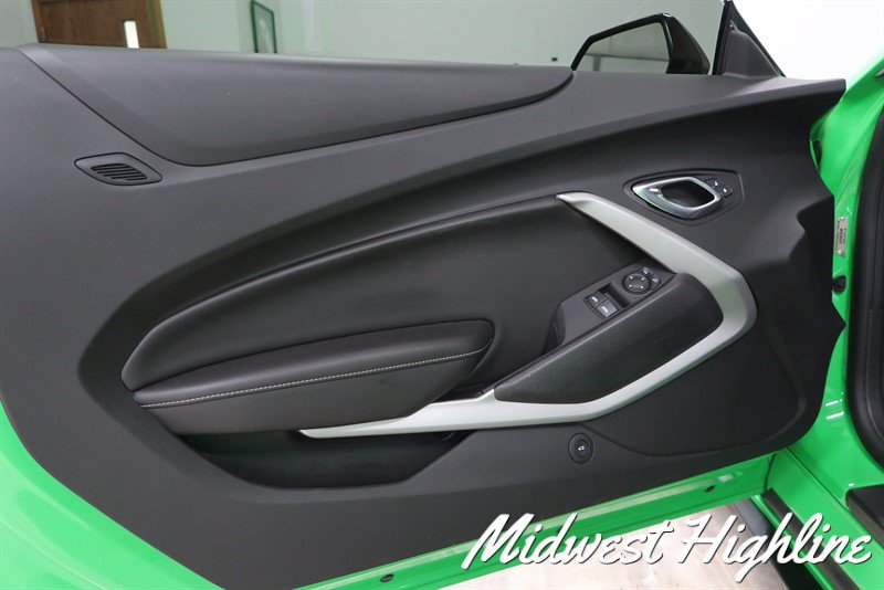 Used 2017 Chevrolet Camaro SS RWD image 27
