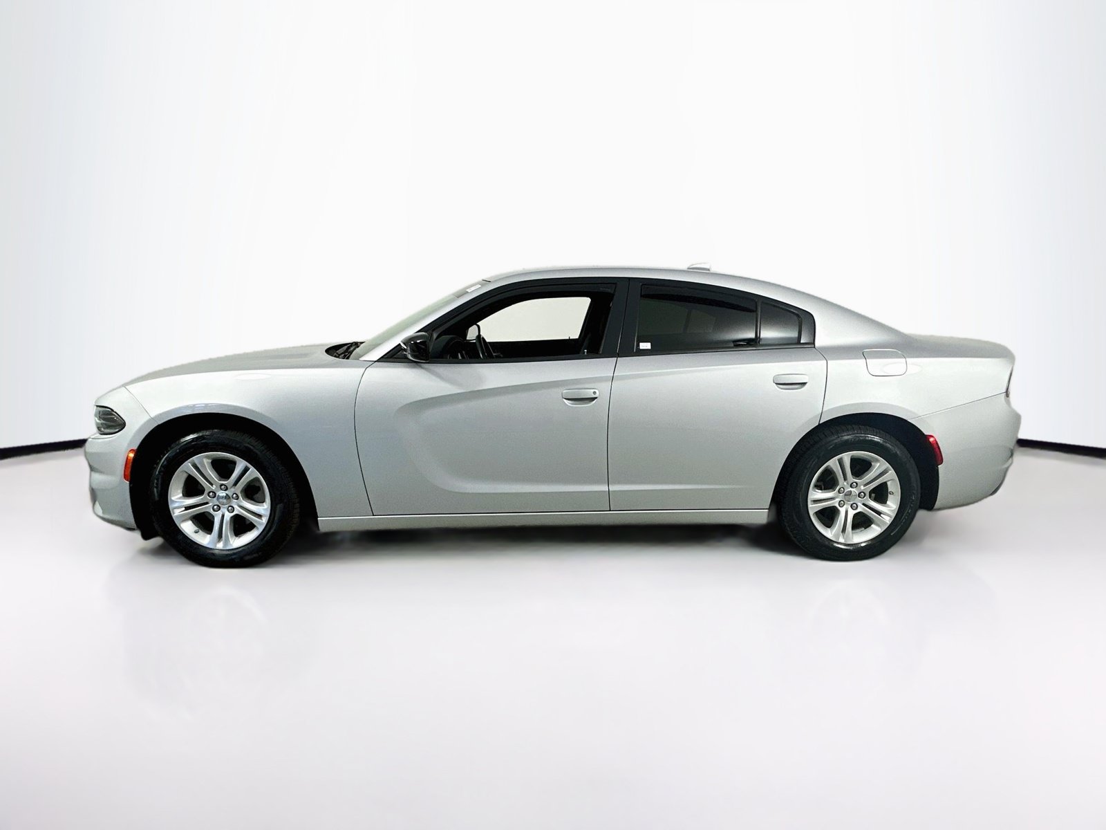 Used 2023 Dodge Charger SXT RWD image 8