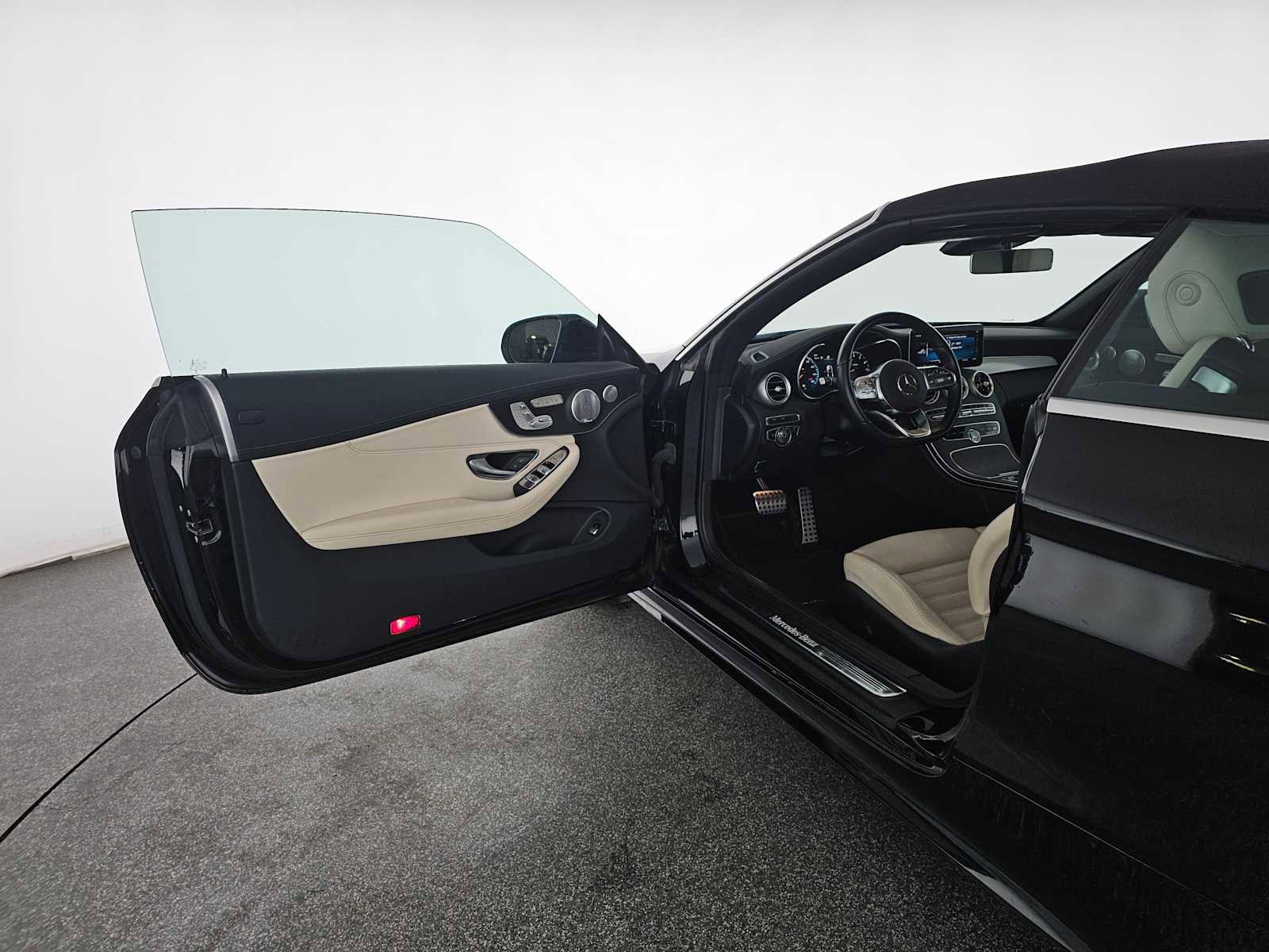 Used 2023 Mercedes-Benz C 300 Cabriolet image 15