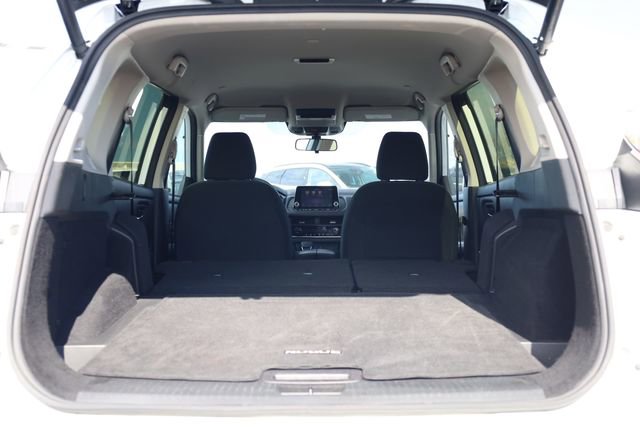 Used 2024 Nissan Rogue SV image 31