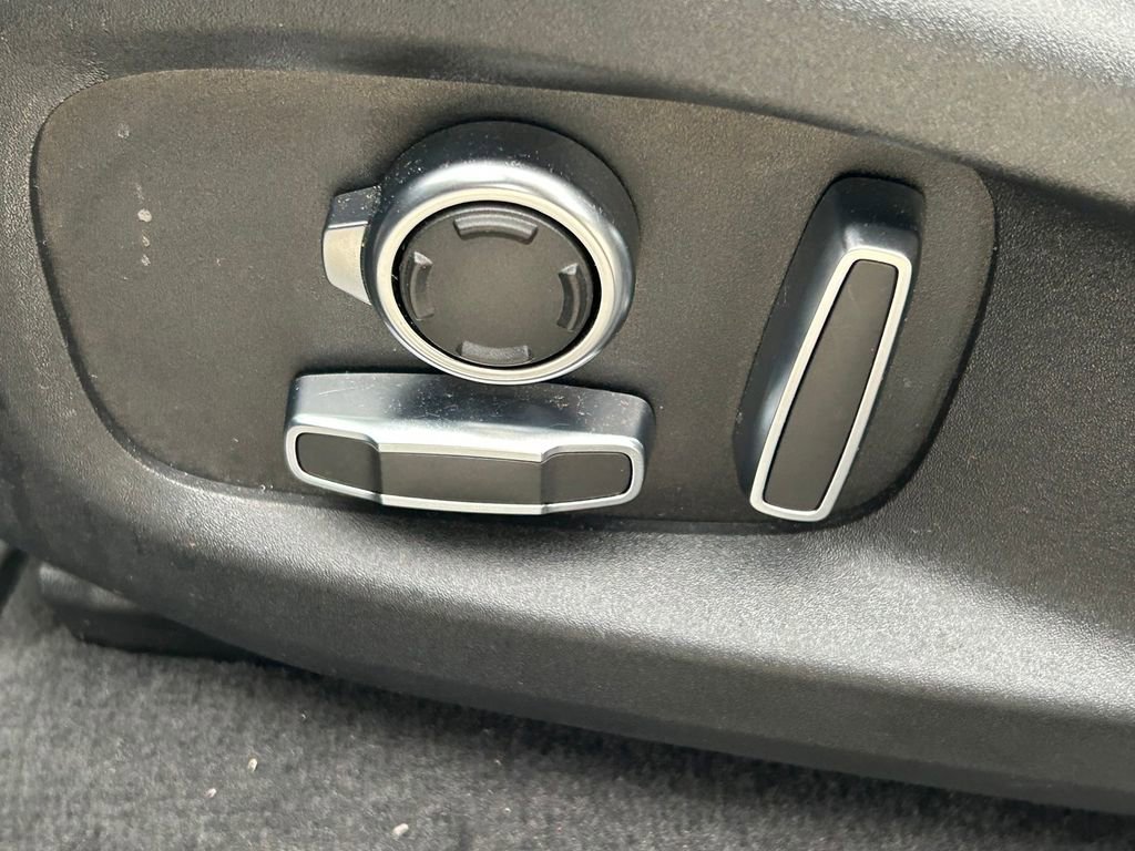 Used 2024 Jaguar F-PACE R-Dynamic S image 28