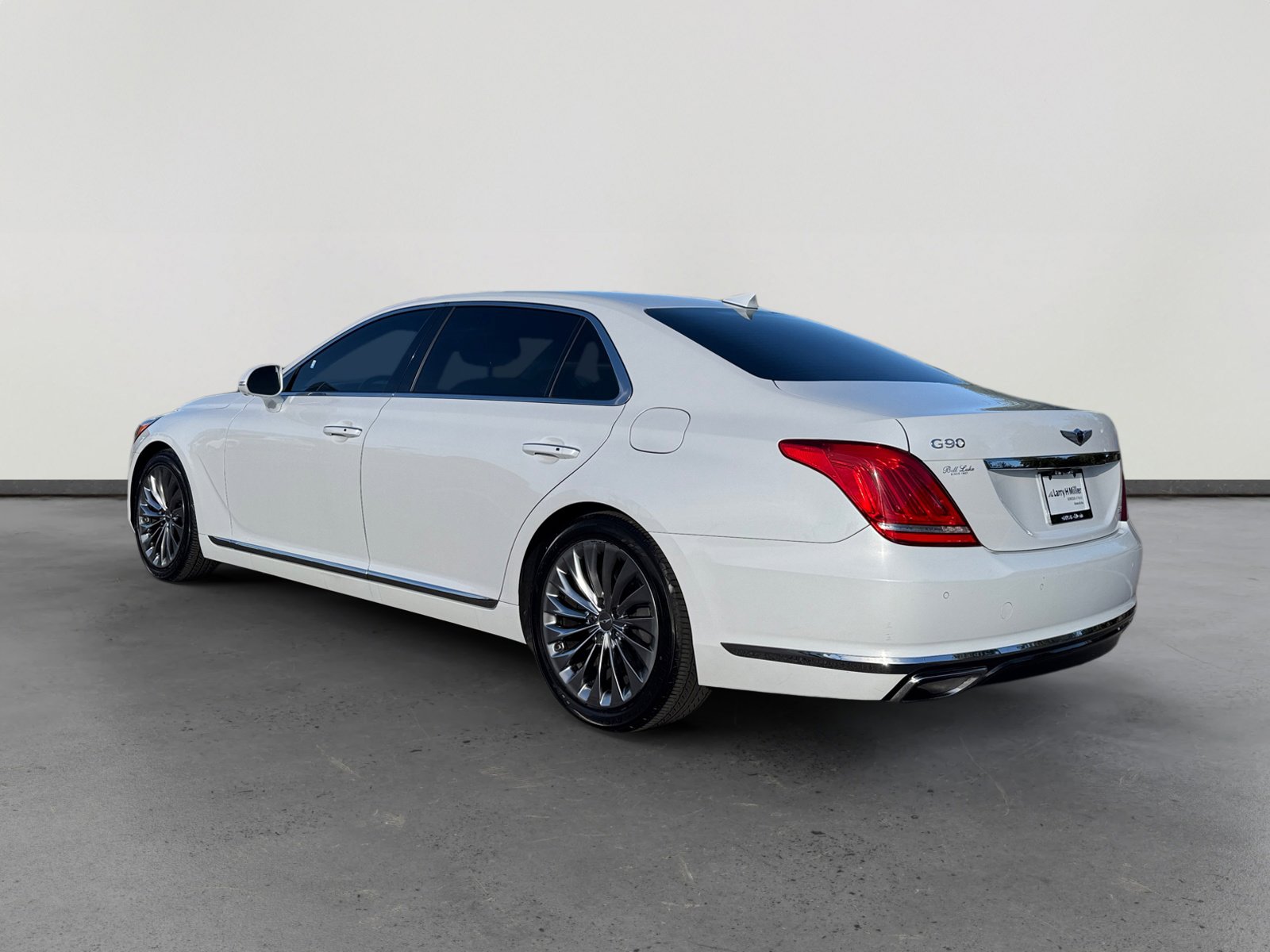 Used 2017 Genesis G90 3.3T Premium image 3