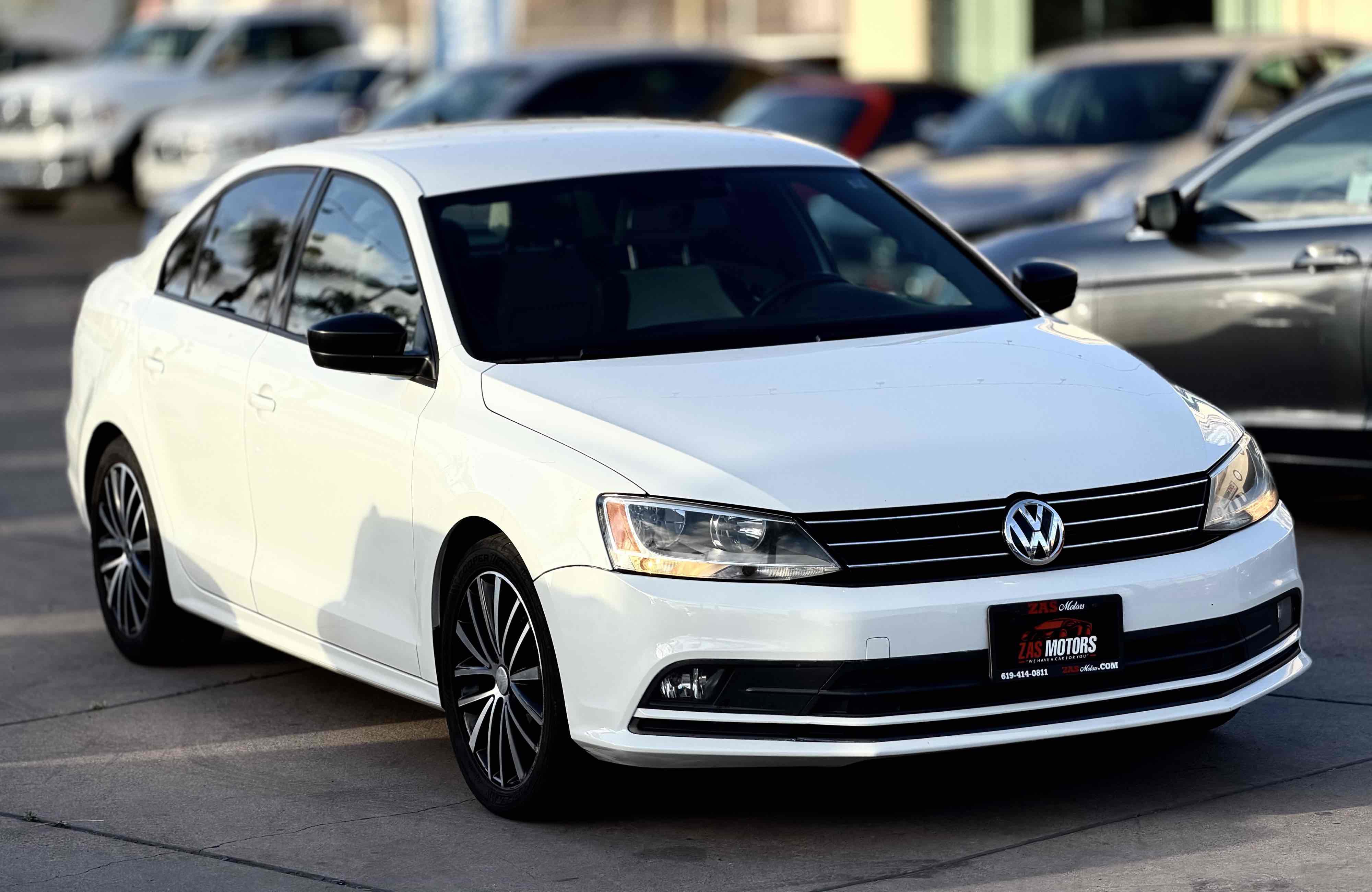 Used 2016 Volkswagen Jetta Sport image 4